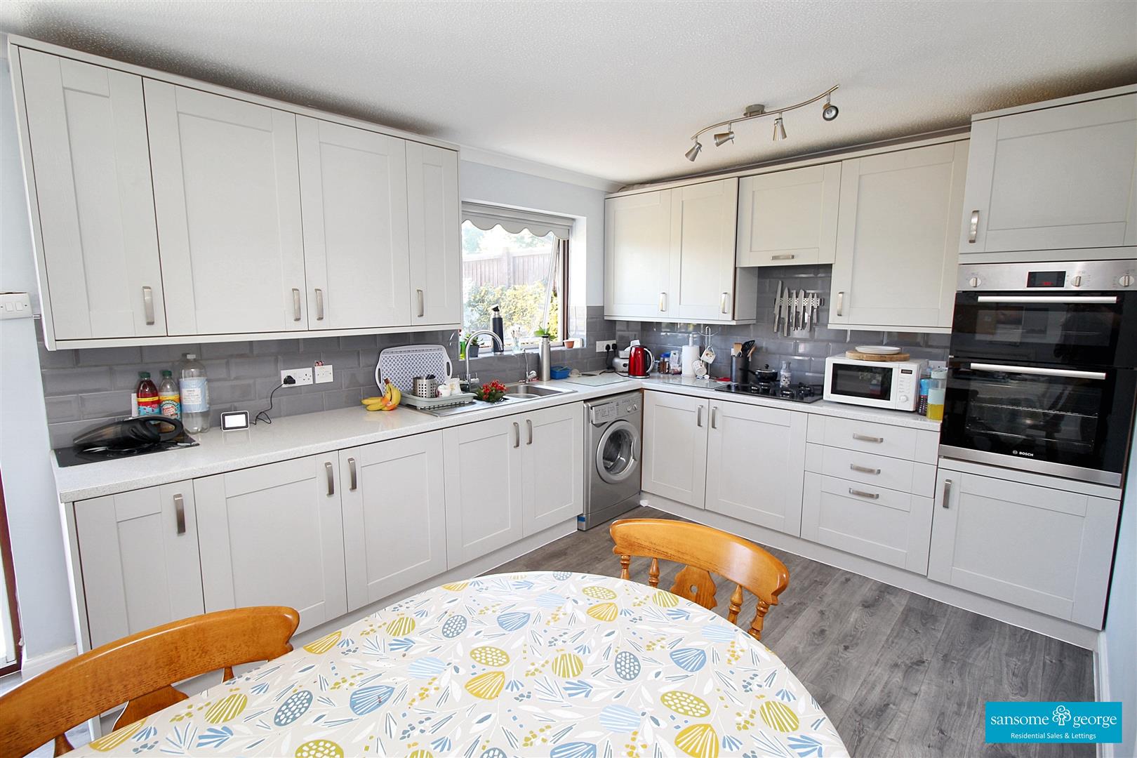 Sheraton Drive, Tilehurst, Reading